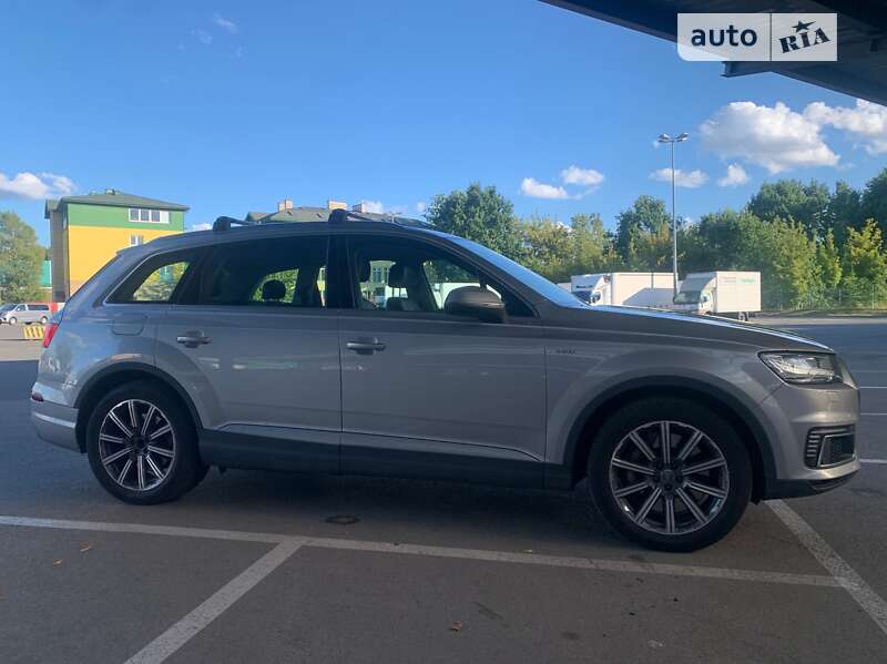 Внедорожник / Кроссовер Audi Q7 e-tron 2016 в Кривом Роге
