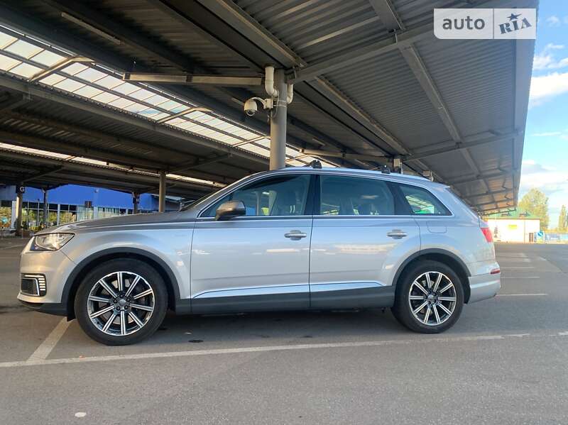 Внедорожник / Кроссовер Audi Q7 e-tron 2016 в Кривом Роге
