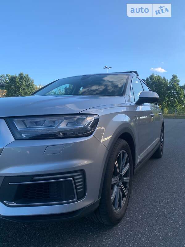 Внедорожник / Кроссовер Audi Q7 e-tron 2016 в Кривом Роге