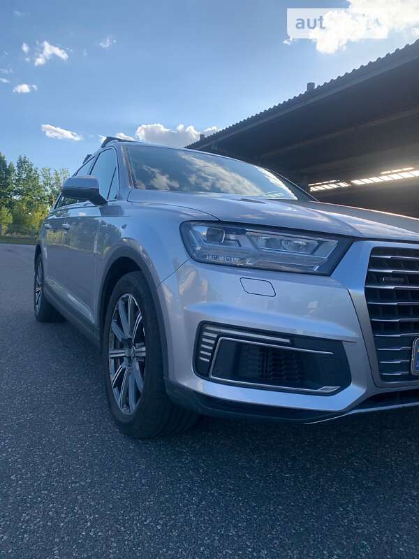 Внедорожник / Кроссовер Audi Q7 e-tron 2016 в Кривом Роге