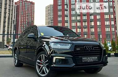 Позашляховик / Кросовер Audi Q7 e-tron 2017 в Києві