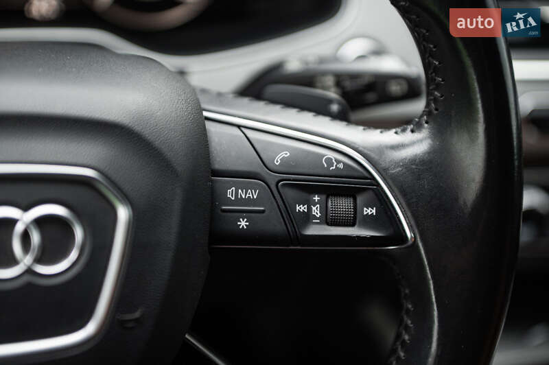 Позашляховик / Кросовер Audi Q7 e-tron 2016 в Одесі