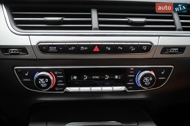 Позашляховик / Кросовер Audi Q7 e-tron 2016 в Одесі
