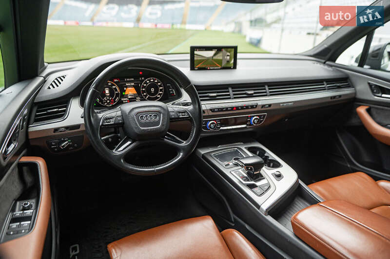 Позашляховик / Кросовер Audi Q7 e-tron 2016 в Одесі