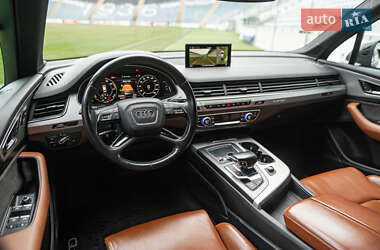 Внедорожник / Кроссовер Audi Q7 e-tron 2016 в 