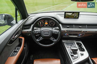 Внедорожник / Кроссовер Audi Q7 e-tron 2016 в 