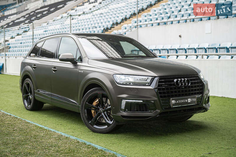 Позашляховик / Кросовер Audi Q7 e-tron 2016 в Одесі