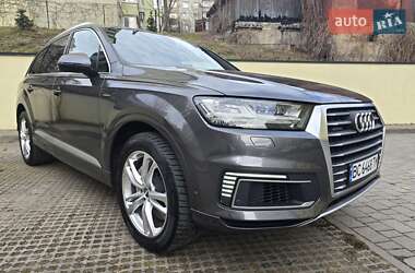 Внедорожник / Кроссовер Audi Q7 e-tron 2018 в 