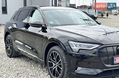Внедорожник / Кроссовер Audi Q7 e-tron 2019 в 