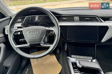 Внедорожник / Кроссовер Audi Q7 e-tron 2019 в 