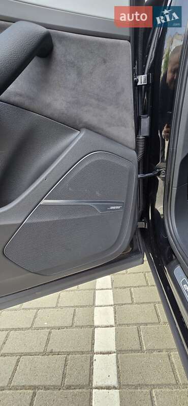 Позашляховик / Кросовер Audi Q7 e-tron 2016 в Шептицькому