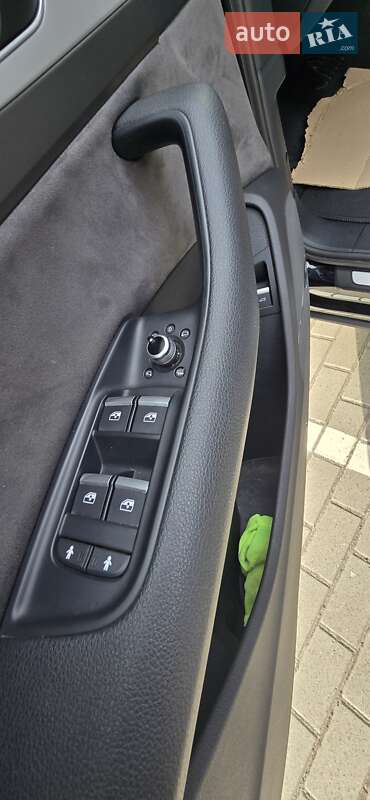 Позашляховик / Кросовер Audi Q7 e-tron 2016 в Шептицькому