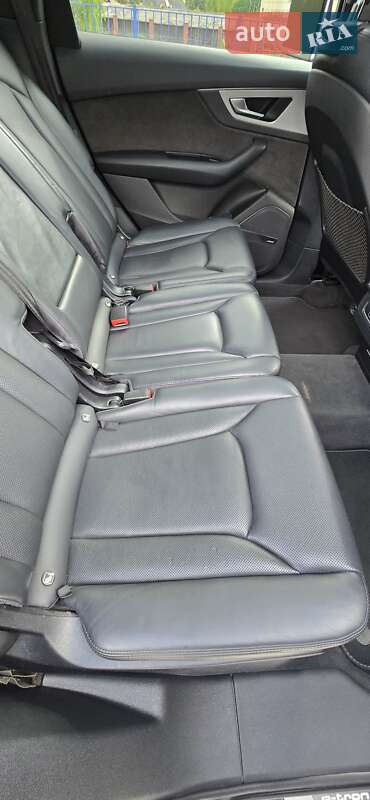 Позашляховик / Кросовер Audi Q7 e-tron 2016 в Шептицькому