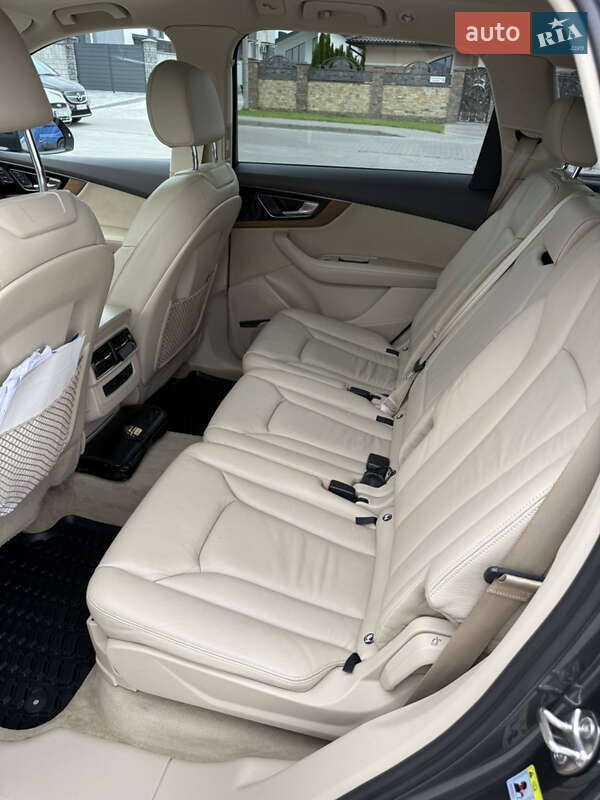 Позашляховик / Кросовер Audi Q7 e-tron 2017 в Рівному