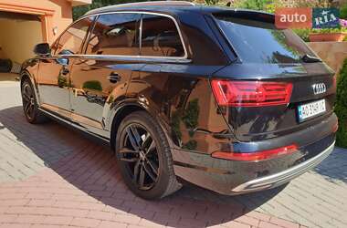 Позашляховик / Кросовер Audi Q7 e-tron 2016 в 