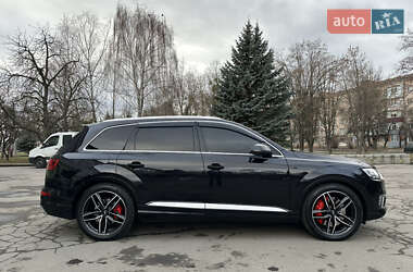 Внедорожник / Кроссовер Audi Q7 e-tron 2016 в 