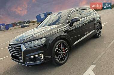 Внедорожник / Кроссовер Audi Q7 e-tron 2016 в 