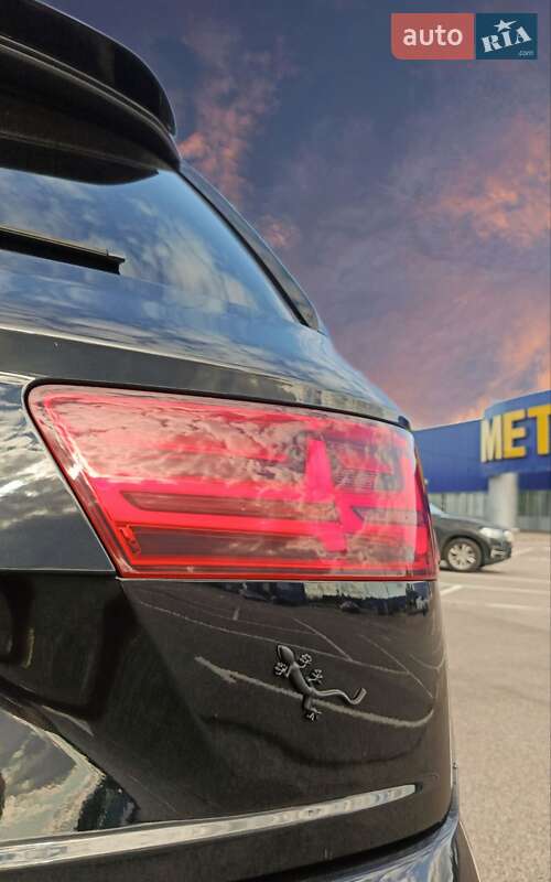 Позашляховик / Кросовер Audi Q7 e-tron 2016 в Рівному