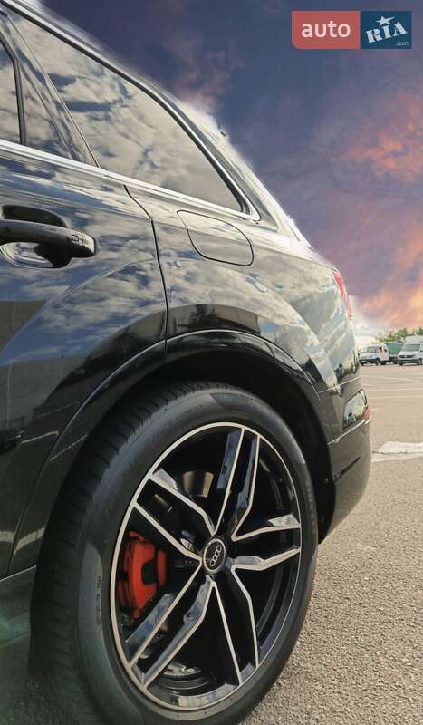 Позашляховик / Кросовер Audi Q7 e-tron 2016 в Рівному