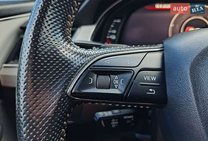 Позашляховик / Кросовер Audi Q7 e-tron 2016 в Рівному