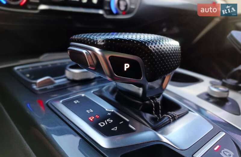 Позашляховик / Кросовер Audi Q7 e-tron 2016 в Рівному