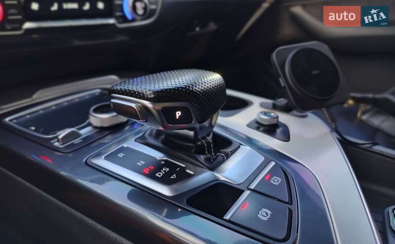 Позашляховик / Кросовер Audi Q7 e-tron 2016 в Рівному