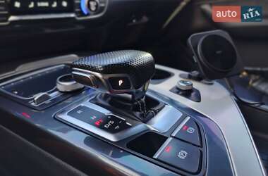 Внедорожник / Кроссовер Audi Q7 e-tron 2016 в 