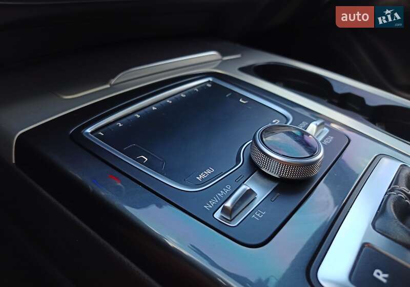 Позашляховик / Кросовер Audi Q7 e-tron 2016 в Рівному