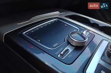 Внедорожник / Кроссовер Audi Q7 e-tron 2016 в 