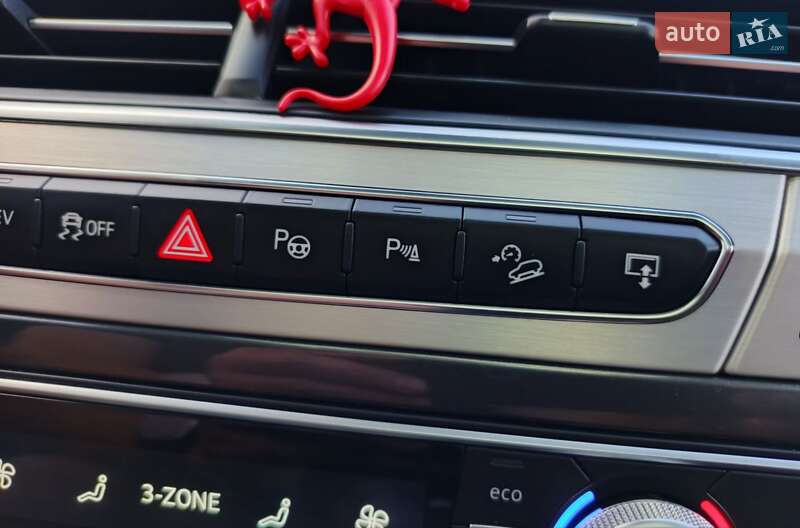 Позашляховик / Кросовер Audi Q7 e-tron 2016 в Рівному