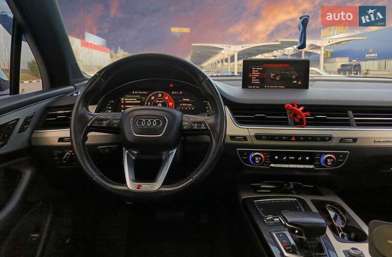 Позашляховик / Кросовер Audi Q7 e-tron 2016 в Рівному