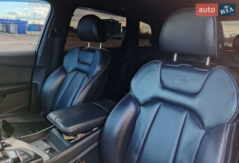 Позашляховик / Кросовер Audi Q7 e-tron 2016 в Рівному