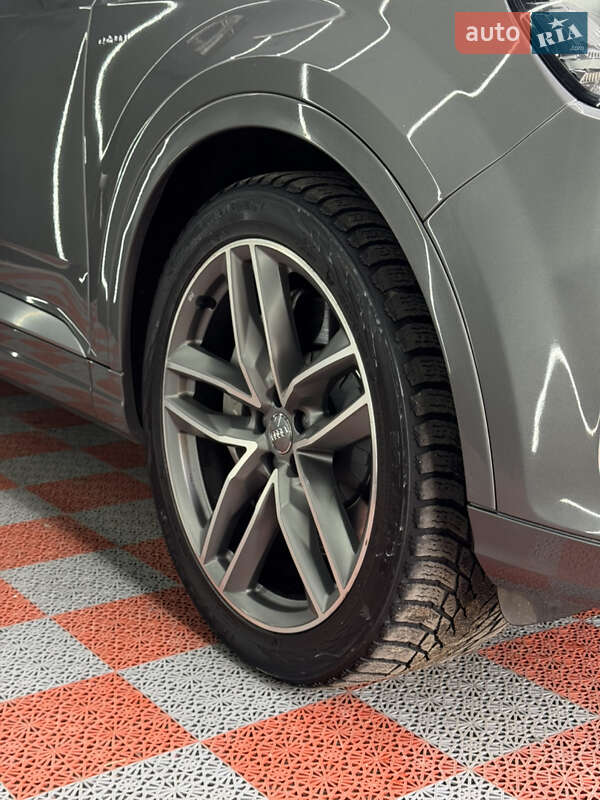 Позашляховик / Кросовер Audi Q7 e-tron 2016 в Одесі фото 5 Позашляховик / Кросовер Audi Q7 e-tron 2016 в Одесі