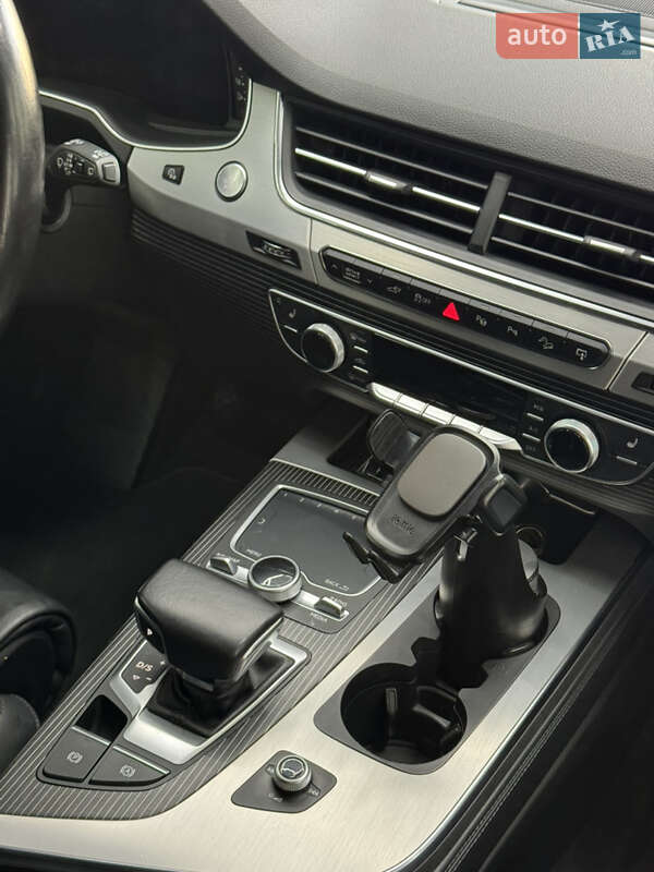 Позашляховик / Кросовер Audi Q7 e-tron 2016 в Одесі фото 7 Позашляховик / Кросовер Audi Q7 e-tron 2016 в Одесі