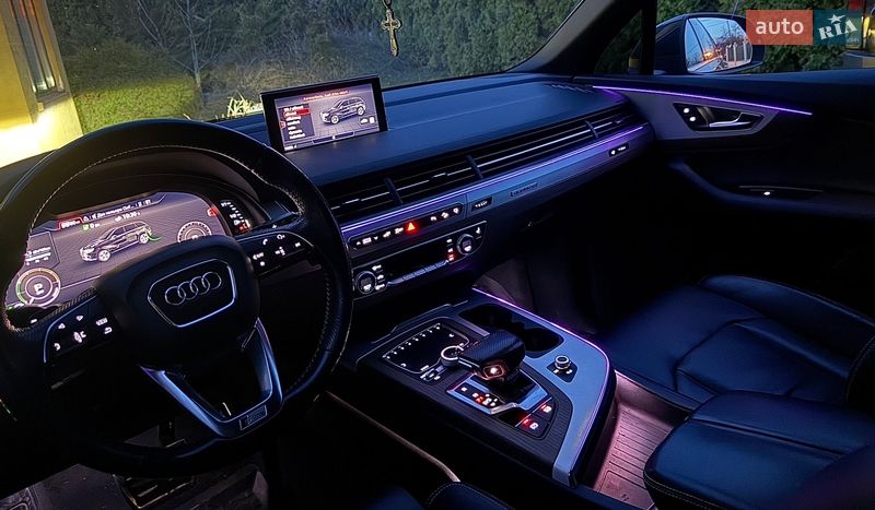 Позашляховик / Кросовер Audi Q7 e-tron 2016 в Ужгороді