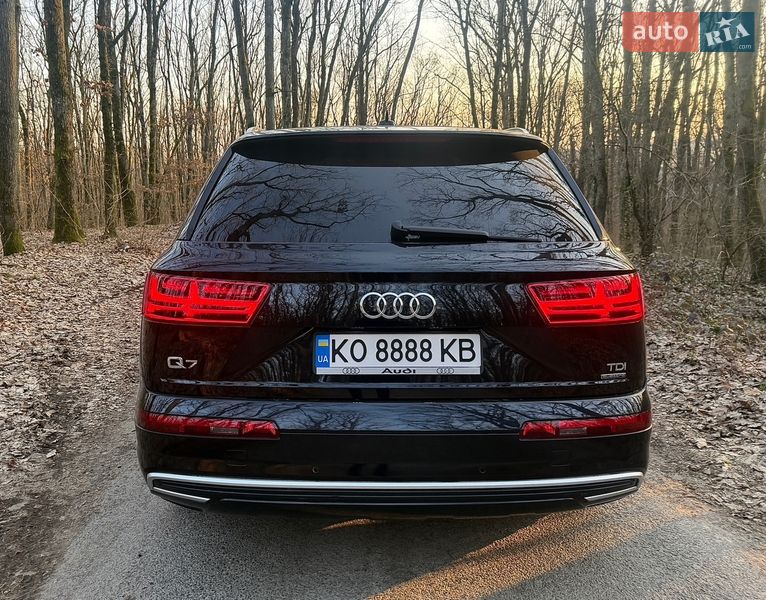Позашляховик / Кросовер Audi Q7 e-tron 2016 в Ужгороді