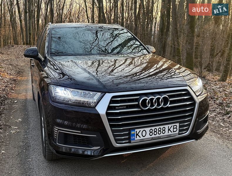 Позашляховик / Кросовер Audi Q7 e-tron 2016 в Ужгороді