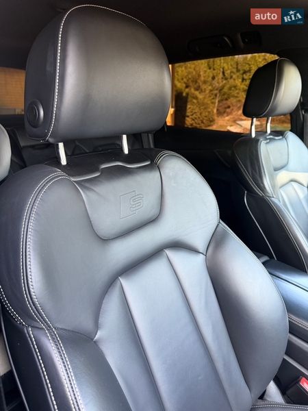 Позашляховик / Кросовер Audi Q7 e-tron 2016 в Ужгороді