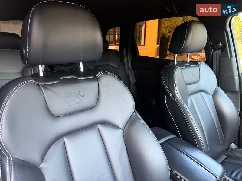 Позашляховик / Кросовер Audi Q7 e-tron 2016 в Ужгороді