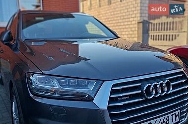 Позашляховик / Кросовер Audi Q7 e-tron 2018 в Львові