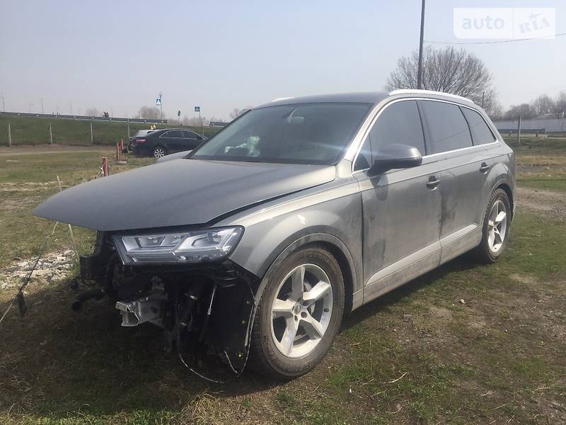 Внедорожник / Кроссовер Audi Q7 2015 в 