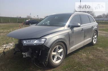 Внедорожник / Кроссовер Audi Q7 2015 в 