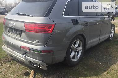 Внедорожник / Кроссовер Audi Q7 2015 в 