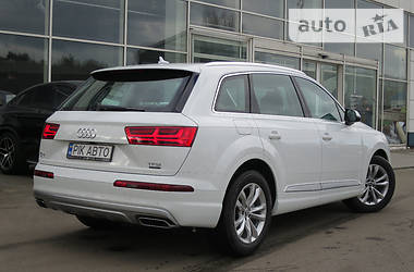 Внедорожник / Кроссовер Audi Q7 2017 в Киеве