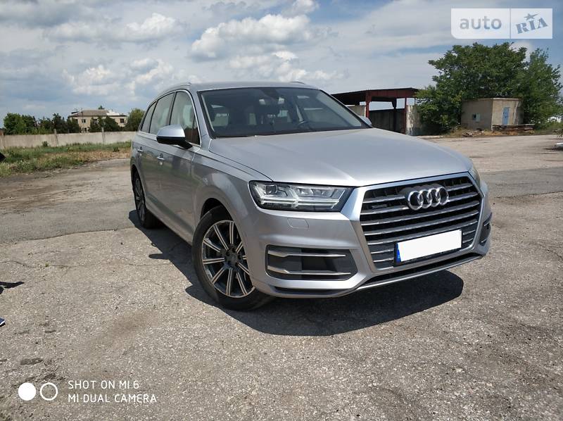 Позашляховик / Кросовер Audi Q7 2015 в Мелітополі