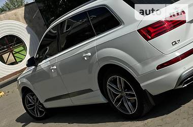 Внедорожник / Кроссовер Audi Q7 2016 в Днепре