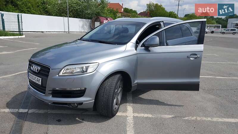 Позашляховик / Кросовер Audi Q7 2007 в Ужгороді