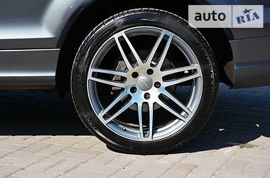 Внедорожник / Кроссовер Audi Q7 2014 в 