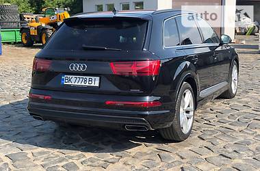 Внедорожник / Кроссовер Audi Q7 2015 в Ровно