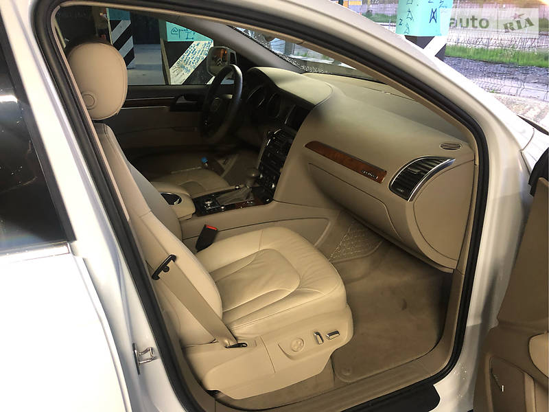 Позашляховик / Кросовер Audi Q7 2014 в Києві